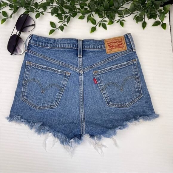 Levi's 501 High waisted raw hem denim Shorts size 27 - Picture 3 of 7